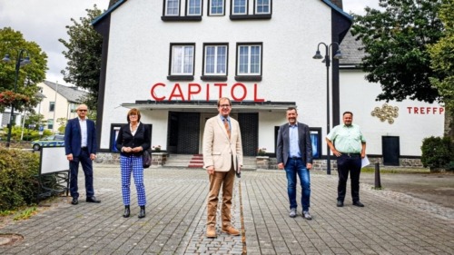 Blockbuster, Bistro und Betten Das „Neue Capitol“ in der Bad Berleburger Innenstadt soll den Kinobesuch wieder zum Ereignis machen. Dazu gehört auch ein Bistro auf zwei Etagen und eine neue Bühne